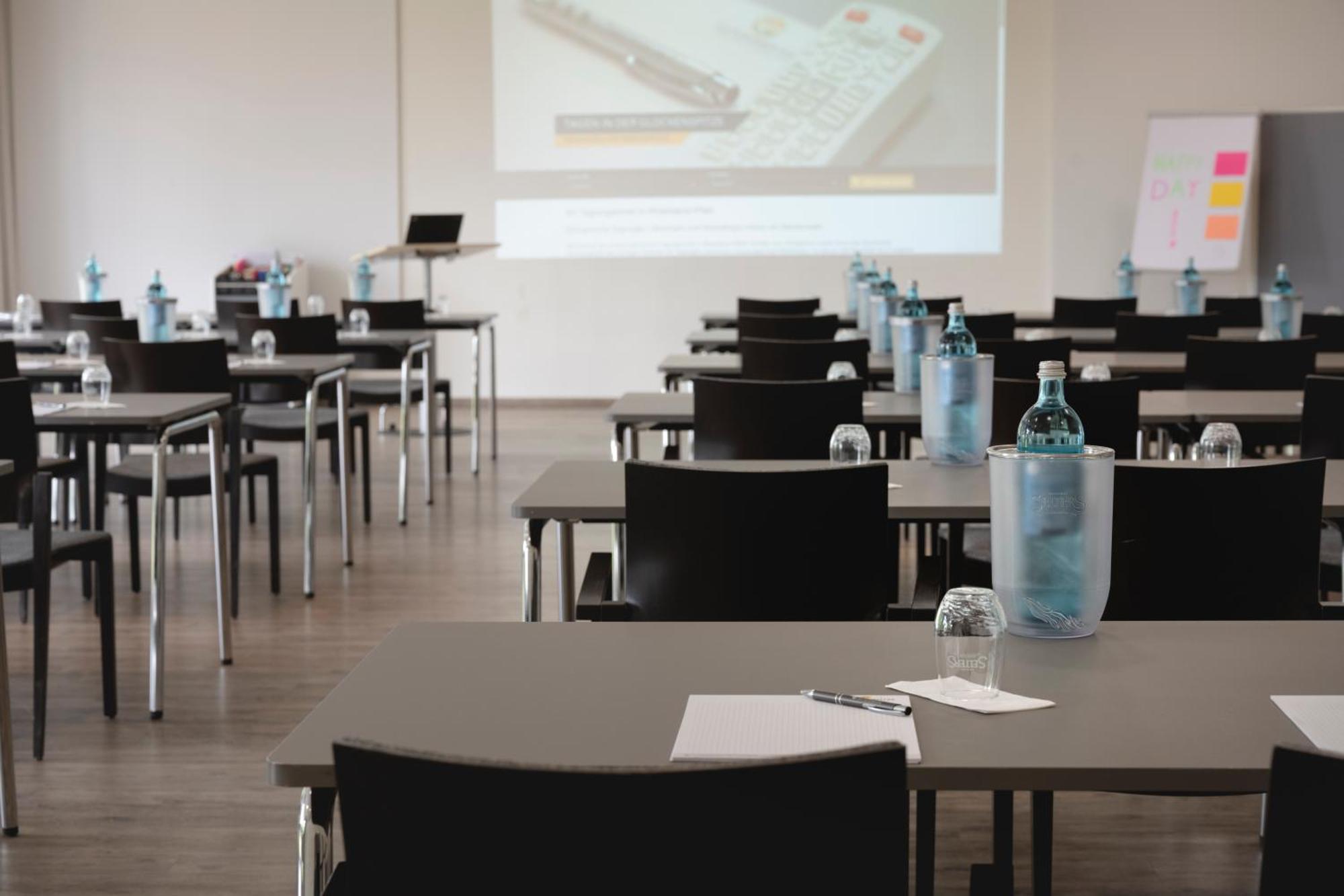 Sport- & Seminarhotel Glockenspitze Altenkirchen  Esterno foto