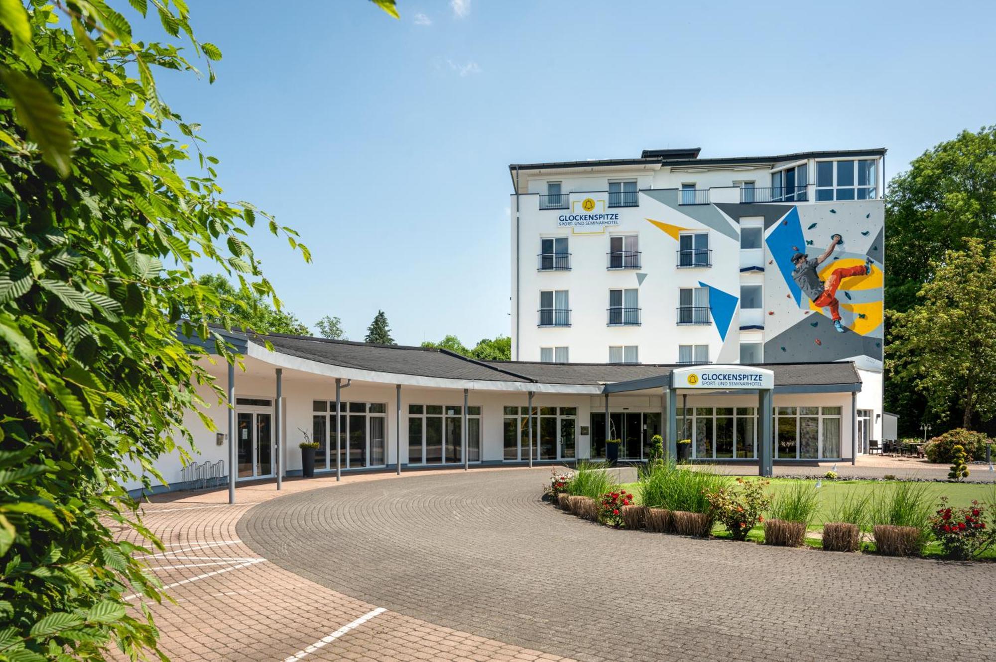 Sport- & Seminarhotel Glockenspitze Altenkirchen  Esterno foto